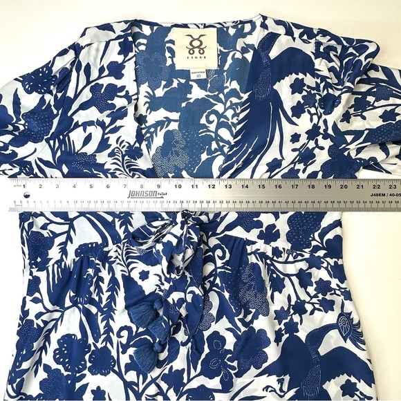 Figue Mica silk Floral Blue and White Women's blouse. Size large. Like new! - Picture 6 of 9